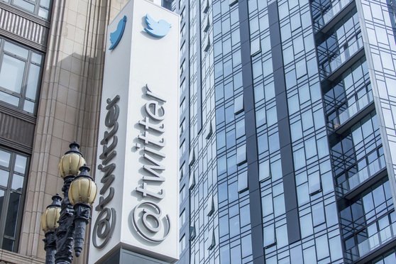 Twitter Can't Shake Securities Suit Over Daily User Metrics dlvr.it/Pwsz2B