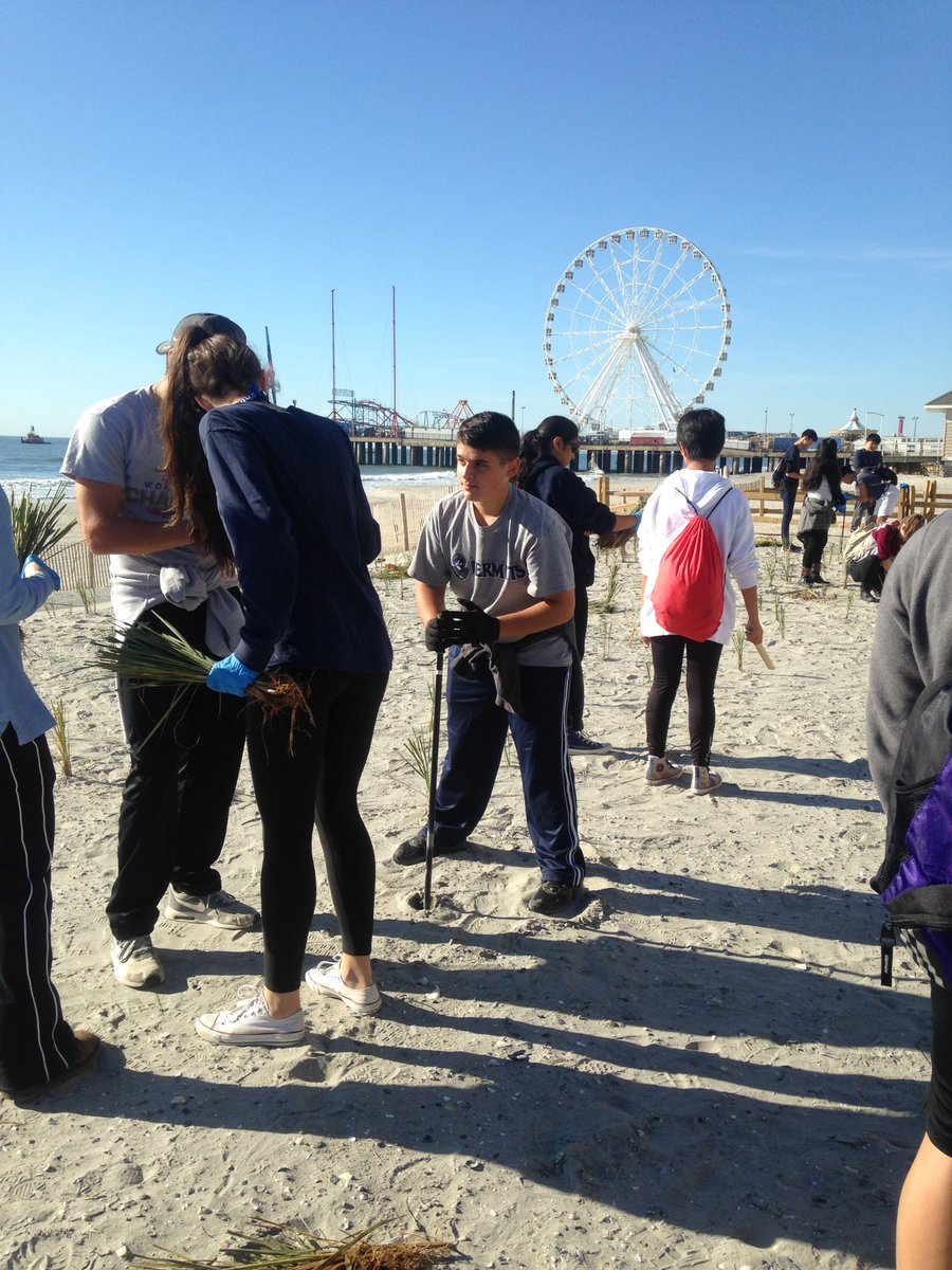 prep_mchugh's tweet photo. Prep Interact .. making history .. planting dune grass https://t.co/rQkbnoO07u