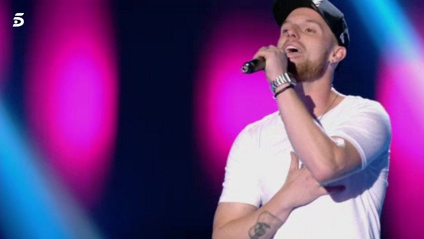 Adrián López, un joven naronés a la conquista de ‘La Voz’ ferrol360.es/adrian-lopez-u…