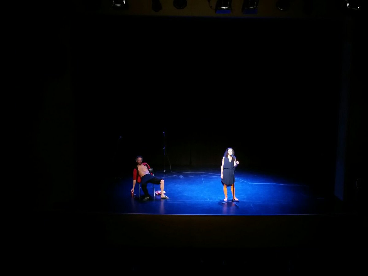 _Con_Ciencia's tweet photo. ¡Calentando motores en @BCNSlam! Enhorabuena a las ganadoras de ALL I OLI😍📃

#IVCampeonato #SlamTeam #PoetrySlam #Barcelona #Slam #Poesía https://t.co/VkOthFtQTg