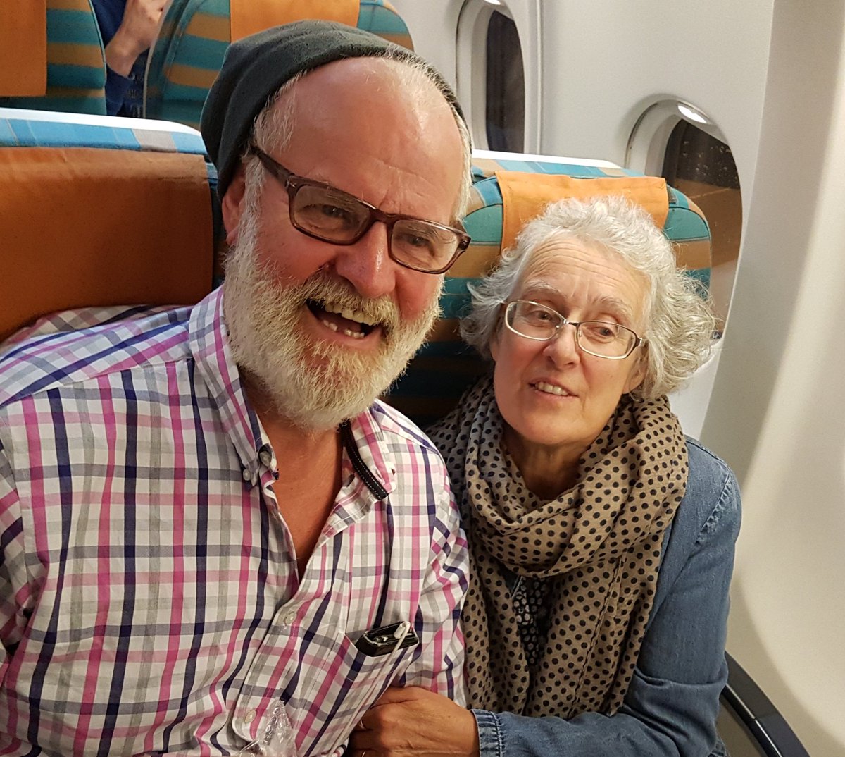 charlesallen15's tweet photo. Boarded + ready for take-off!!!!! 🛫🏖🌞 @omanair #Oman2017 https://t.co/hBwPN7k3pj