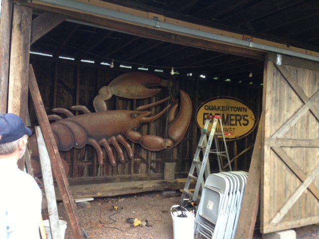 jmhaigh's tweet photo. What ever happened to the famous Trainer's Lobsters @BillHarner @VisitBucksPA ? 😳 See one today @upperbucks during #AutumnAlive https://t.co/54qQpaMuxw