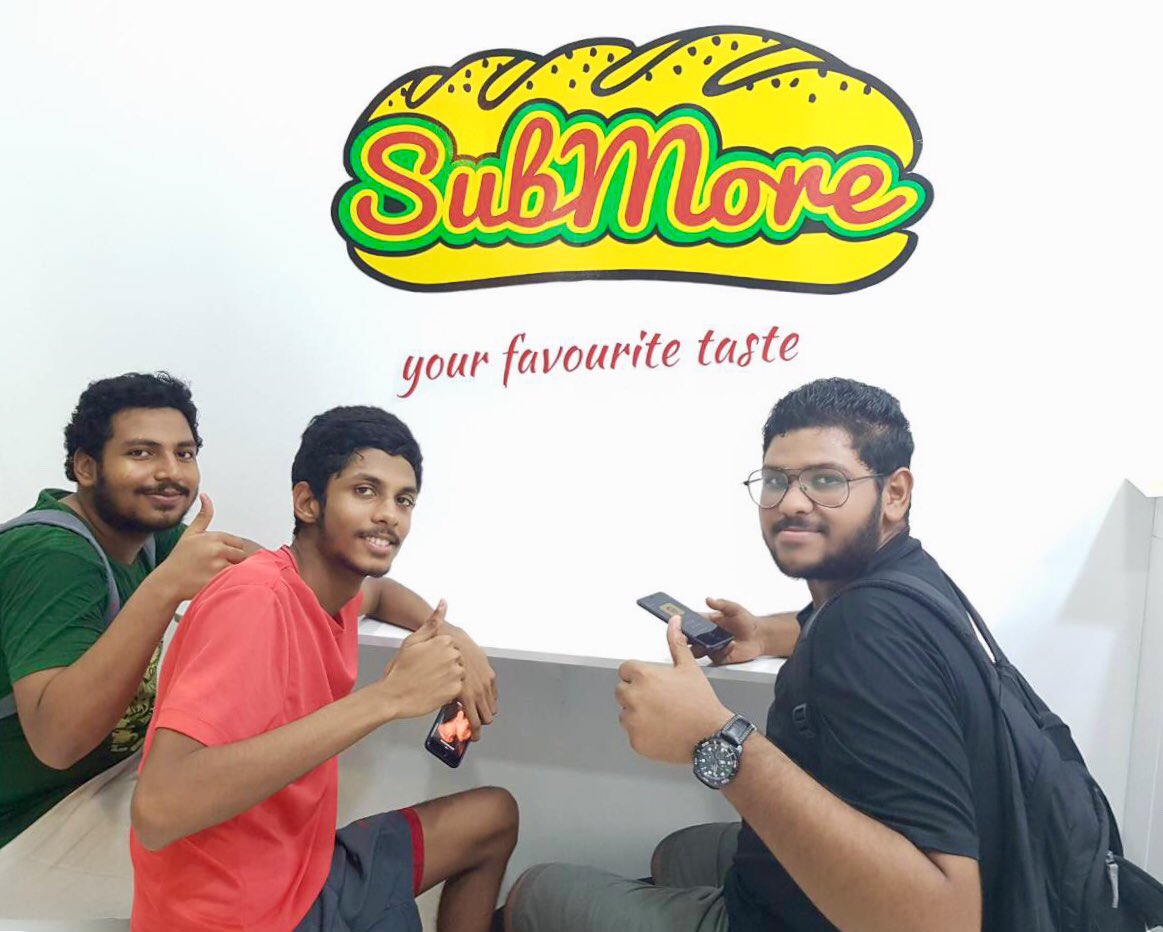 Rising stars of basketball enjoying SubMore 👍🏽👍🏽👍🏽😋🏀#SubMoremv #Maldives