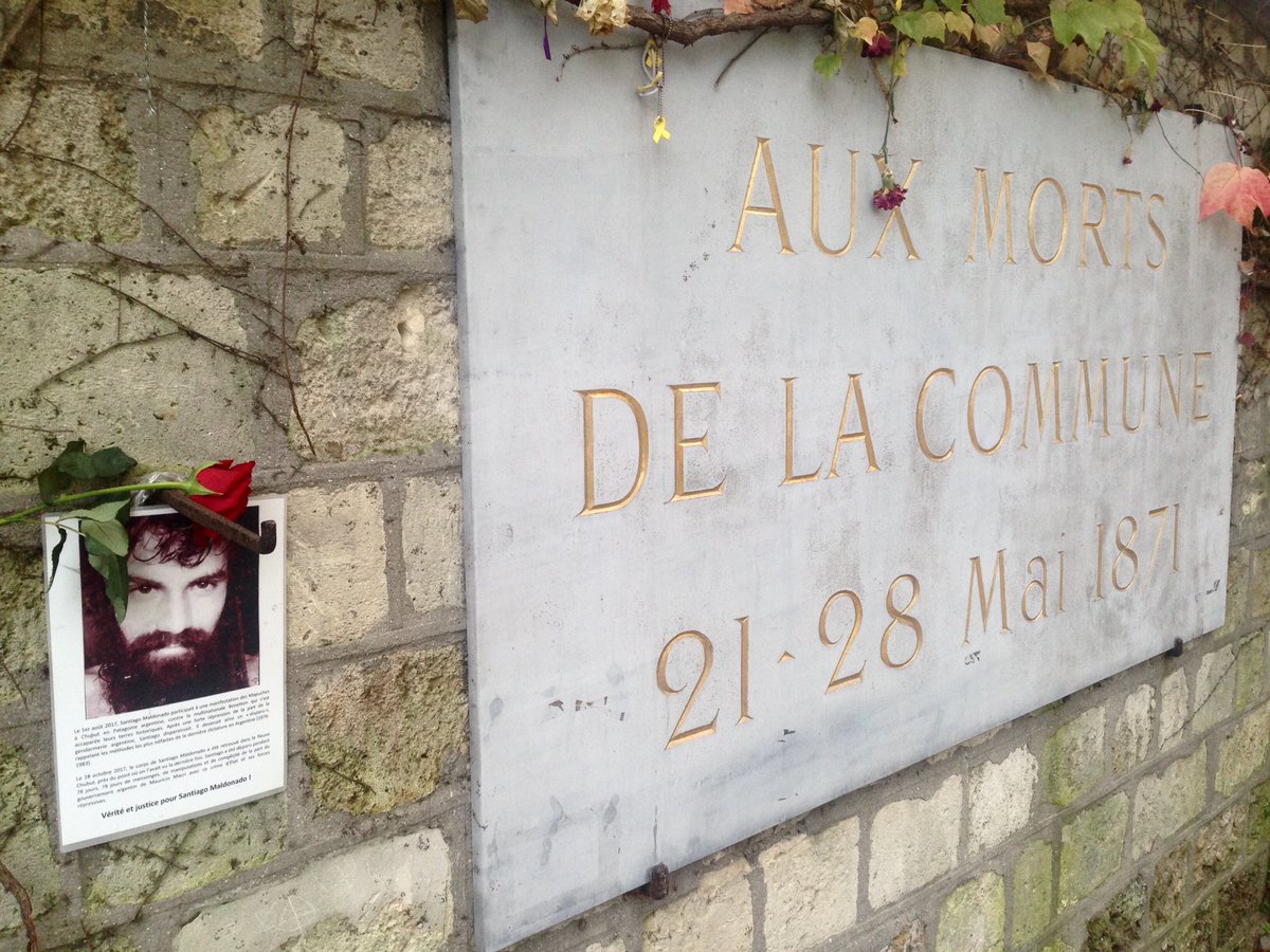 PhilippeAlcoy's tweet image. #Paris. Homenaje a #SantiagoMaldonado en el Muro de los Federados donde fueron fusilados los comuneros en 1871.