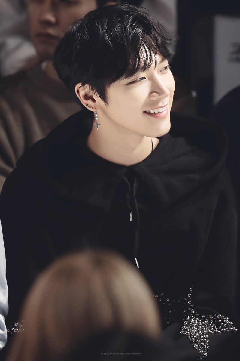 FYNCTTEN's tweet photo. [HQ] Ten @ the Seoul Fashion Week 171020 #NCT #NCTTEN #TEN #NCTU #텐 #Chittaphon #치타폰 #엔시티 #SMROOKIES cr. chapter 10 https://t.co/HpfQqRb9WG