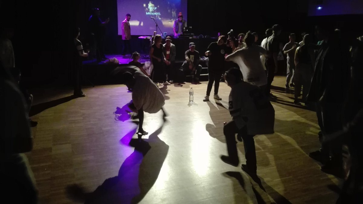 Ruben_Tac's tweet photo. Doncs mira, currar així encara que sigui dissabte MOLA. #Funkytraining #Barcelona #joves #Barodeviver #Funky @ccbarodeviver @BCN_SantAndreu https://t.co/TG7rNkO8ep