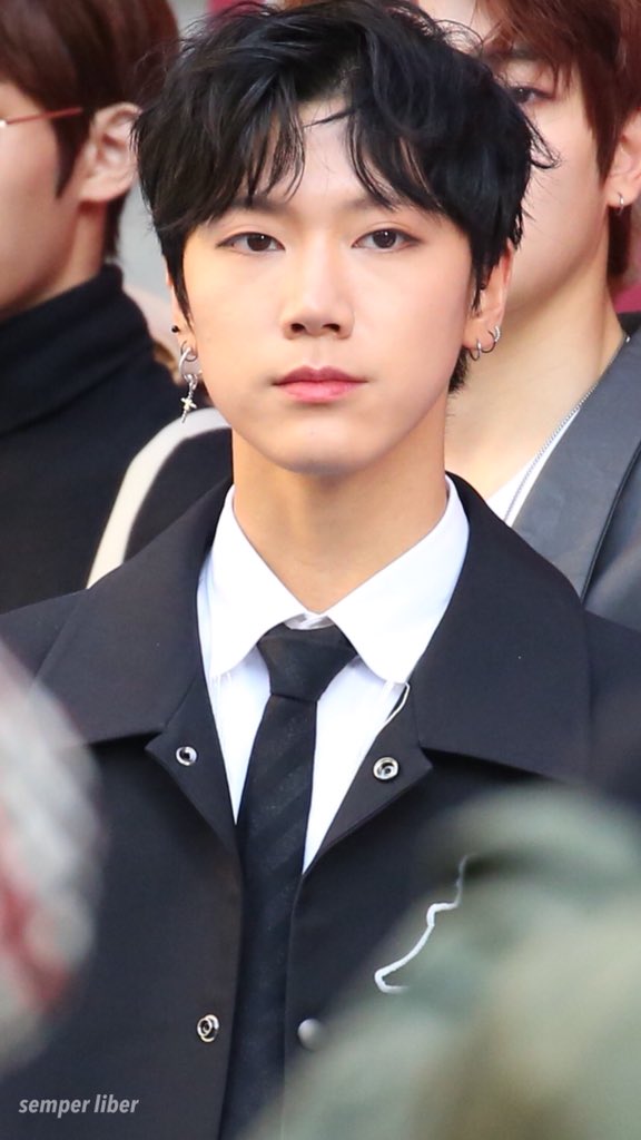 FYNCTTEN's tweet photo. [HQ] Ten @ the Seoul Fashion Week 171020 #NCT #NCTTEN #TEN #NCTU #텐 #Chittaphon #치타폰 #엔시티 #SMROOKIES cr. semper liber https://t.co/oVcT2glrAf