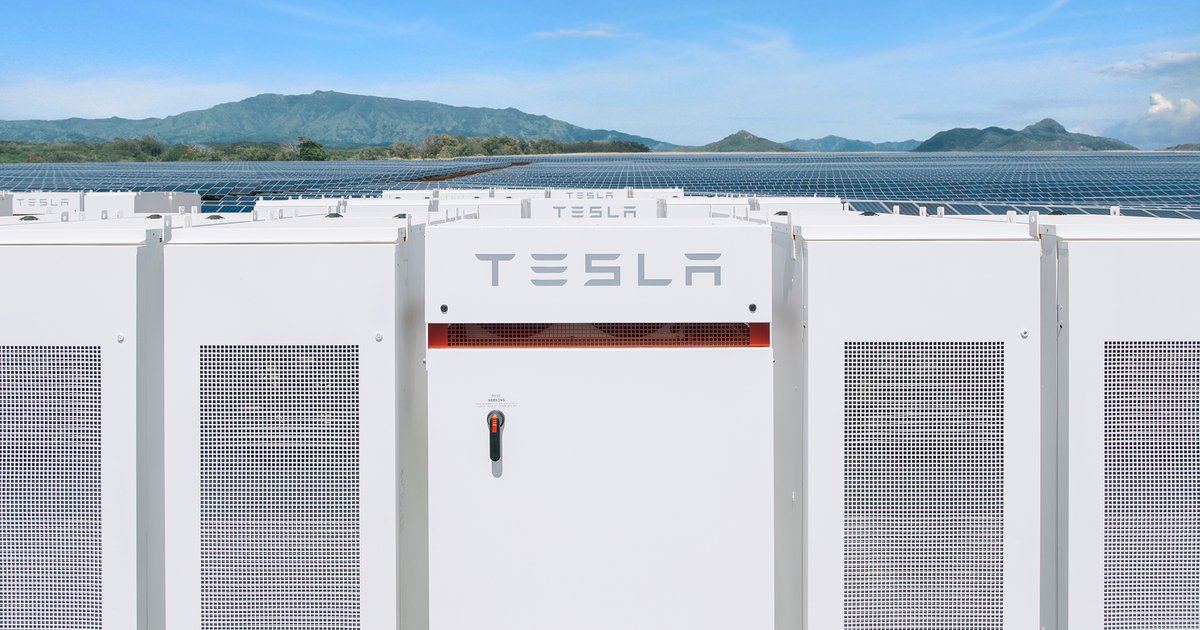 AeroNetPR's tweet image. BUENAS NOTICIAS | Llegaron los #Powerpacks de @Tesla a #PuertoRico. #puertoricoselevanta
on.mash.to/2glmSsc