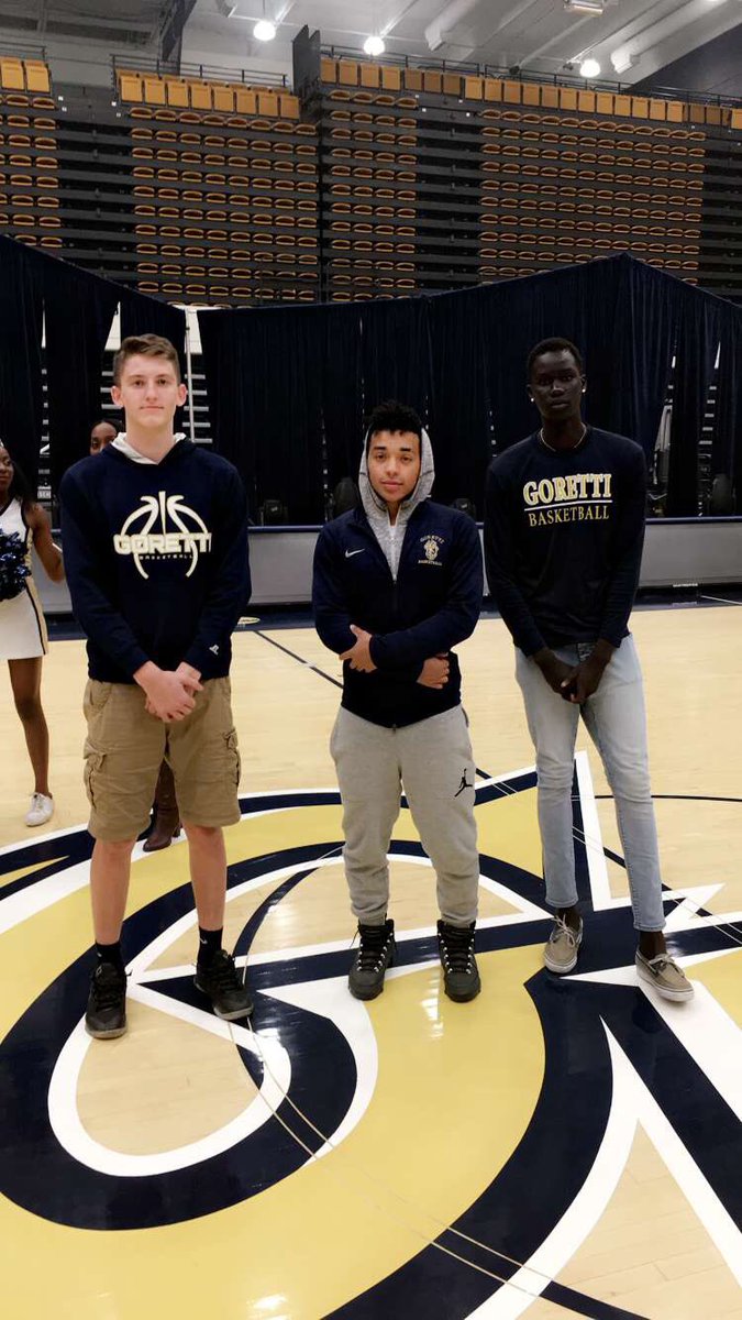 saanyyboy's tweet photo. George Washington last night #colonialmadness https://t.co/QwrmSkNySv