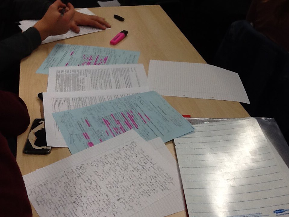 michell98975075's tweet photo. So proud of Yr 11 today #WalkingTalkingMocks #modelanswers #livemarking @MagnaAcademy @MissLParr @KGurneyMA @hannaford_e @Mrs_Mash_ https://t.co/3OKZjtEuTD