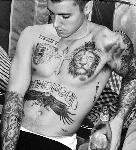 AcessoJBR's tweet photo. 1/2/3/4

Justin Bieber https://t.co/9fZpP4xsM0