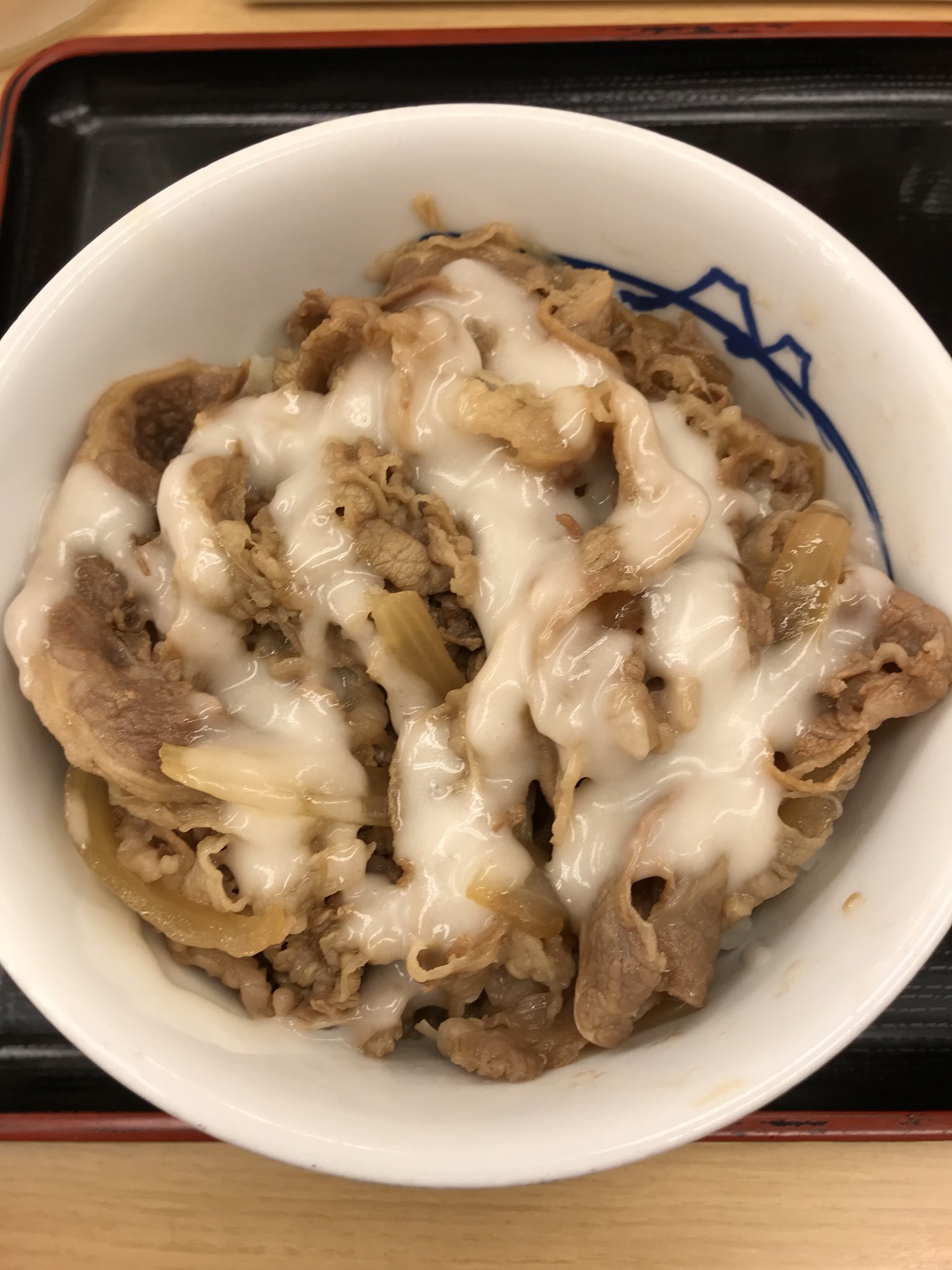 Amonnn 松屋のフレンチドレッシング を牛丼にかけるとうまい をネットでみてやってみた けっこういける 酸味と甘味がいい感じ 松屋のフレンチドレッシング美味いもんな 以外と思いつかなかった T Co Tqgm9vsywv Twitter