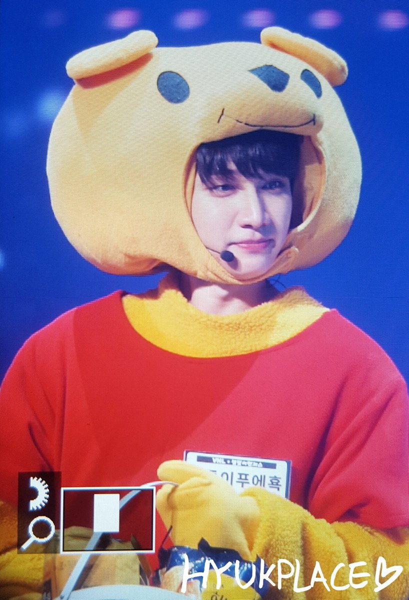 Hyukplace's tweet photo. 171021 VNL 프리뷰 상혁 @HSangHyuk #VIXX #빅스 #HYUK #혁 #상혁 https://t.co/hkrCNd8Ded