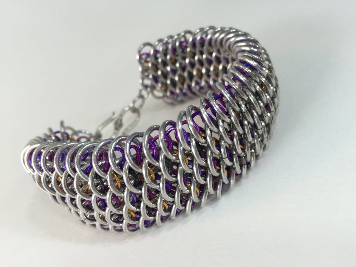 randomjewelry's tweet photo. Purple, Orange and Black Dragonscale Cuff Bracelet | Chainm… https://t.co/UFYNQfUAv8 #RandomJewelry #ChainmailleCuff https://t.co/fkJ3zmF1oK