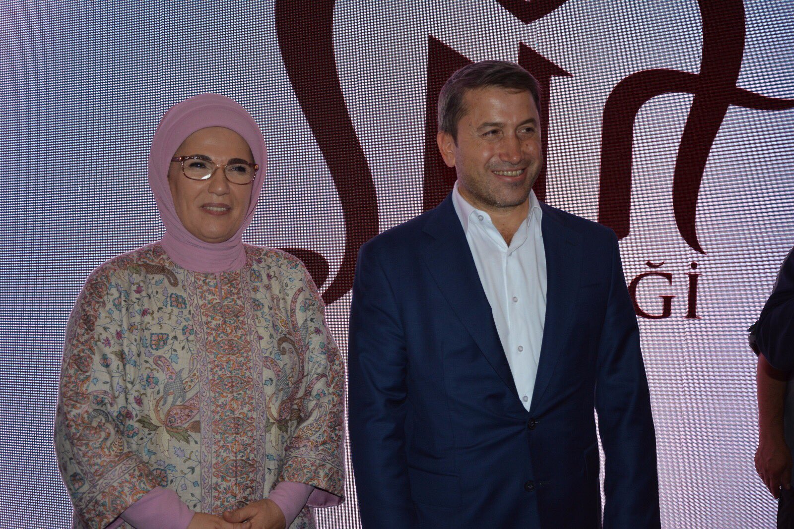 guven kuzu on twitter siirt etkinliklerinde cumhurbaskanimizin esi emine erdogan hanimefendiyle https t co m4lgagiuk8 twitter guven kuzu on twitter siirt etkinliklerinde cumhurbaskanimizin esi emine erdogan hanimefendiyle https t co m4lgagiuk8 twitter