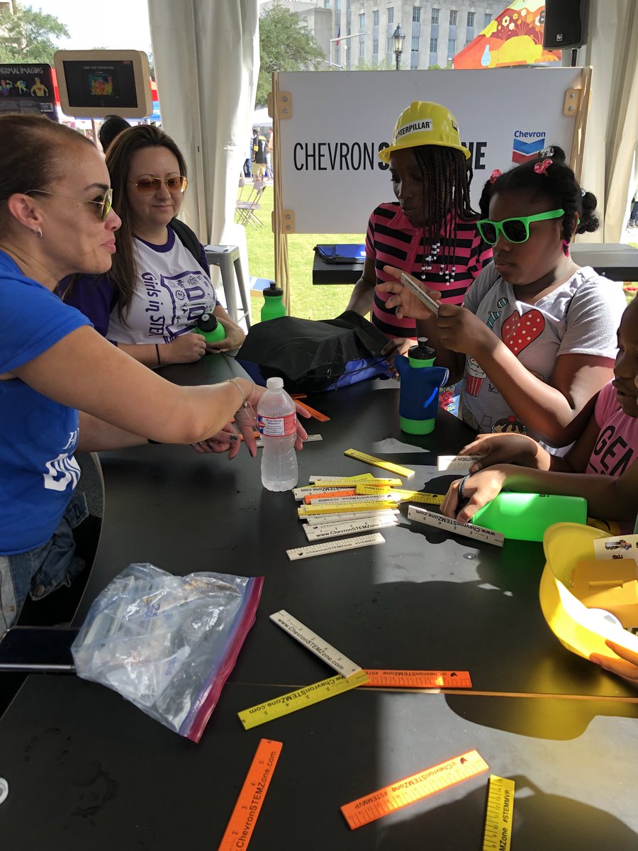 thereadingbears's tweet photo. @EnergyDayFest with Girls in STEM exploring Thermal Imaging, Visual Feedback, and so much more! #STEMMVP https://t.co/Inn0FLXRiM