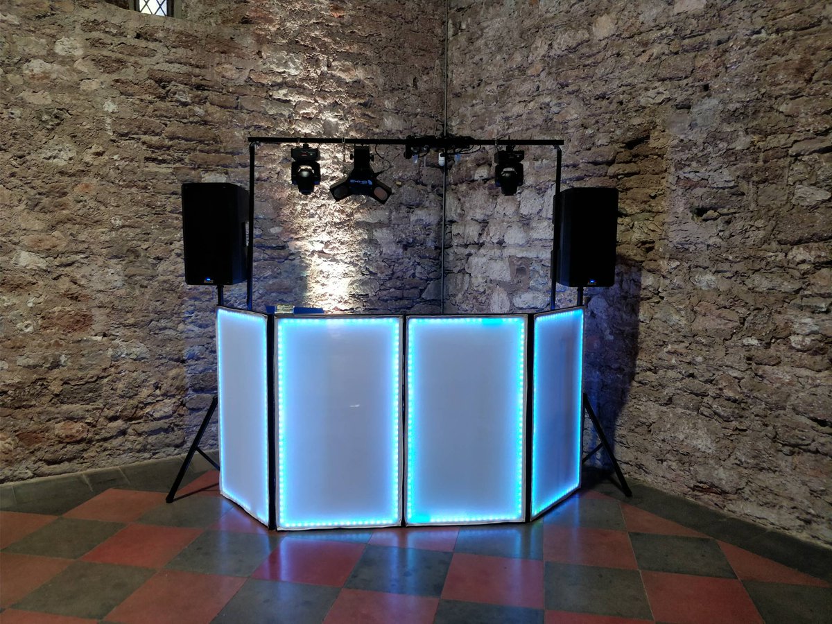 McGowanDiscos's tweet photo. All setup for tonight wedding at the Spanish Barn in Torquay! What a beautiful venue! https://t.co/Ik6SPlLbXS
