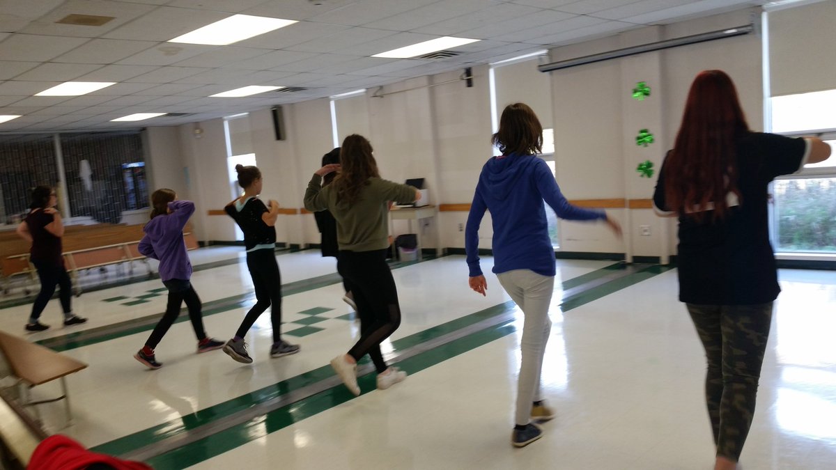 OCSBKorean's tweet photo. OCSB International Language Program; extra activity: K-POP dance class
@CapoOttawa #ILPOCSB https://t.co/ZllbJw4LDK