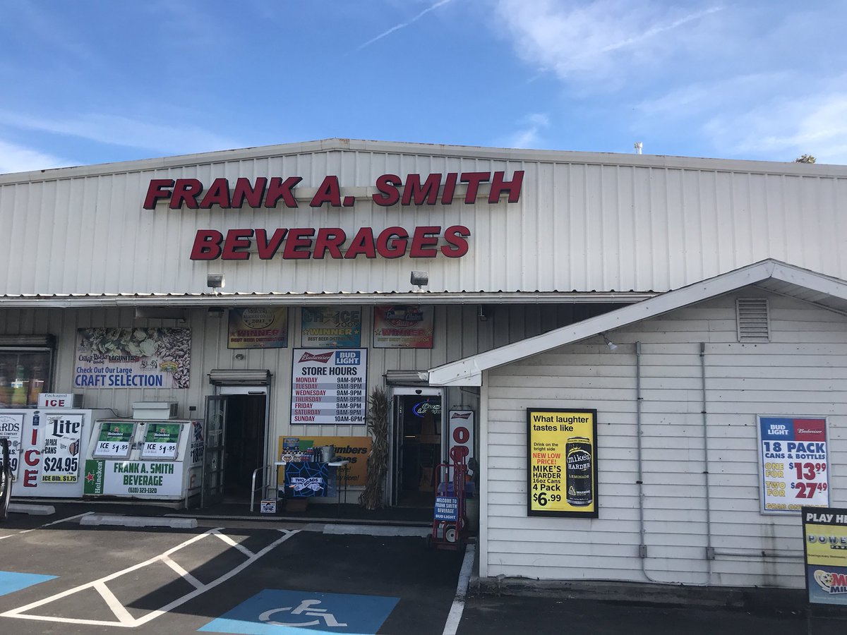 2roadschris's tweet photo. Sampling @2RoadsBrewing Line Up here @FranKaSmithBEV featuring our NEW Seasonal Miles 2 Go!!! https://t.co/bbXl6tspjk
