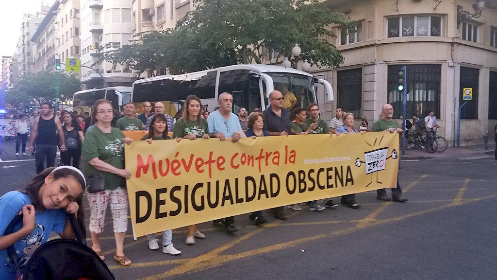 HOACOA's tweet photo. #Alicante se une a @pobrezacero para pedir medidas contra la #DesigualdadObscena https://t.co/A4iyWMUTpJ