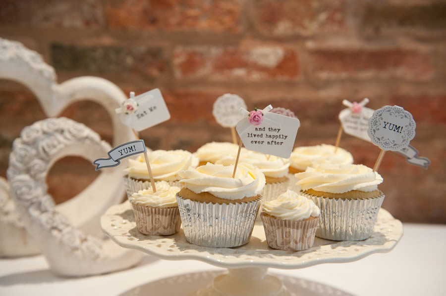 Here are some great wedding favour ideas that won't break the bank swancarfarmcountryhouse.com/wedding-favour…