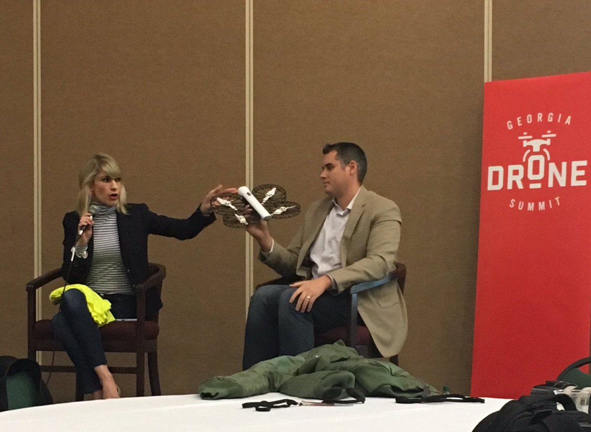 Lunch panel: <a href="/CNN_AIR/">CNN AIR</a> found the <a href="/VantageRobotics/">Vantage Robotics</a> Snap for safe operation over people. <a href="/emilysavant/">Emily Avant</a> @LeeLellman #gadronesummit