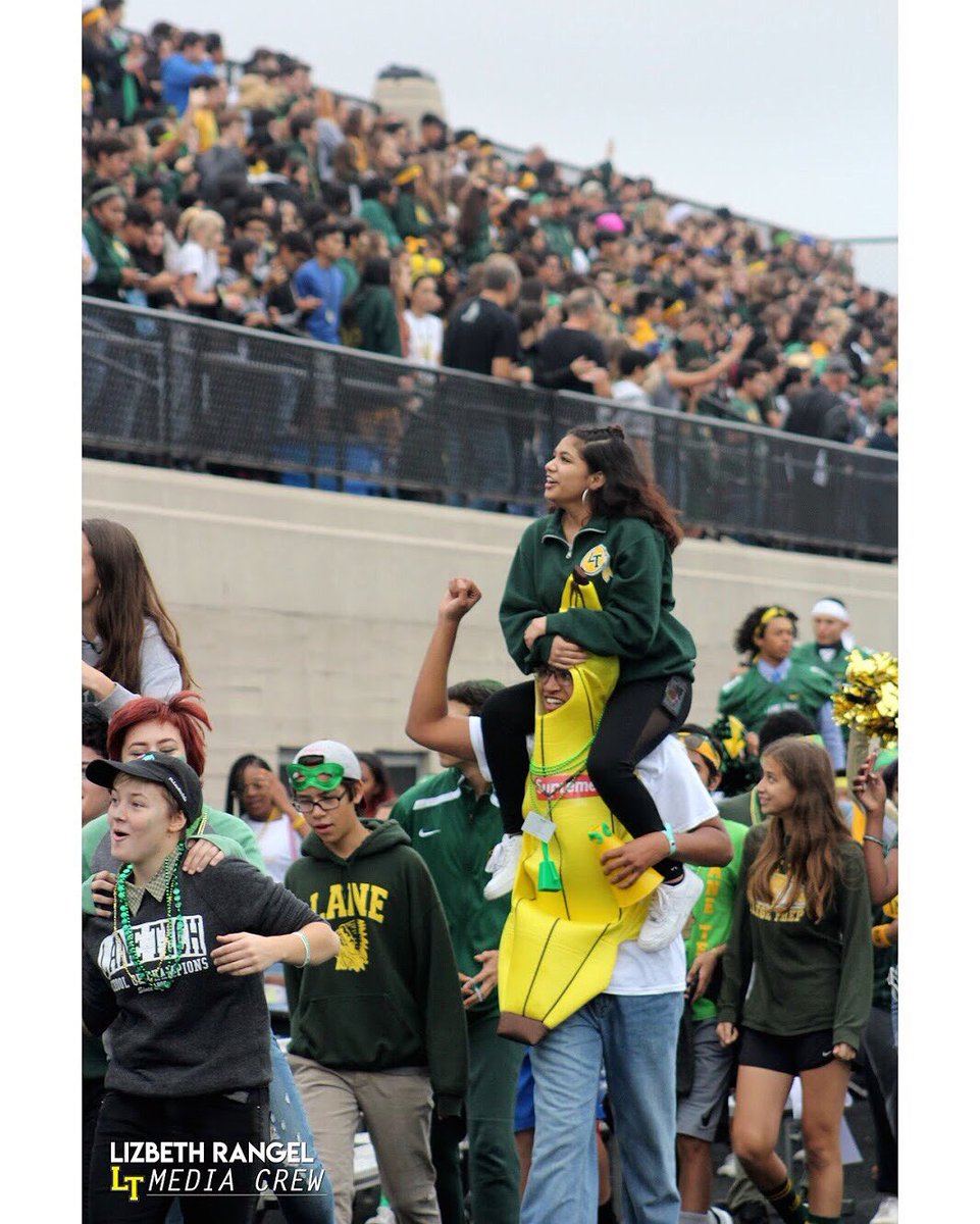 LTMediaCrew's tweet photo. Pep Rally! 💚💛 #LaneTechMediaCrew #LaneTech https://t.co/ORF4yPh9WS