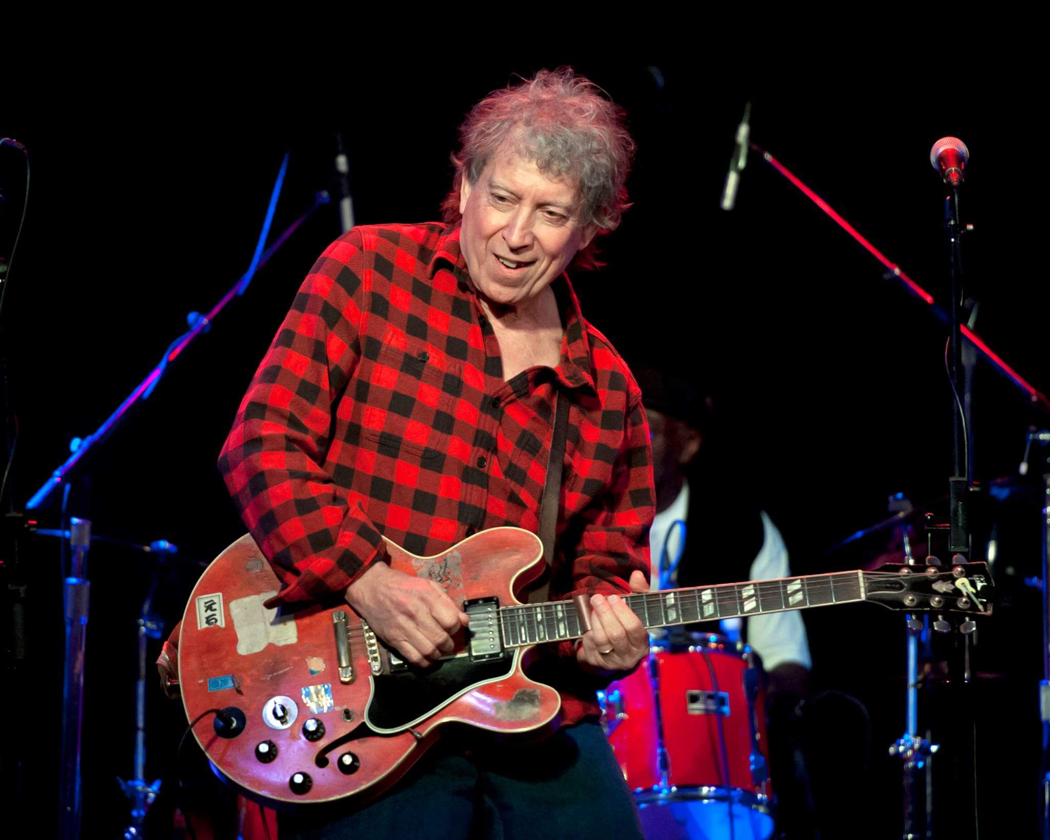 Don\t Let The Bossman Get You Down! de Elvin Bishop

Happy Birthday 