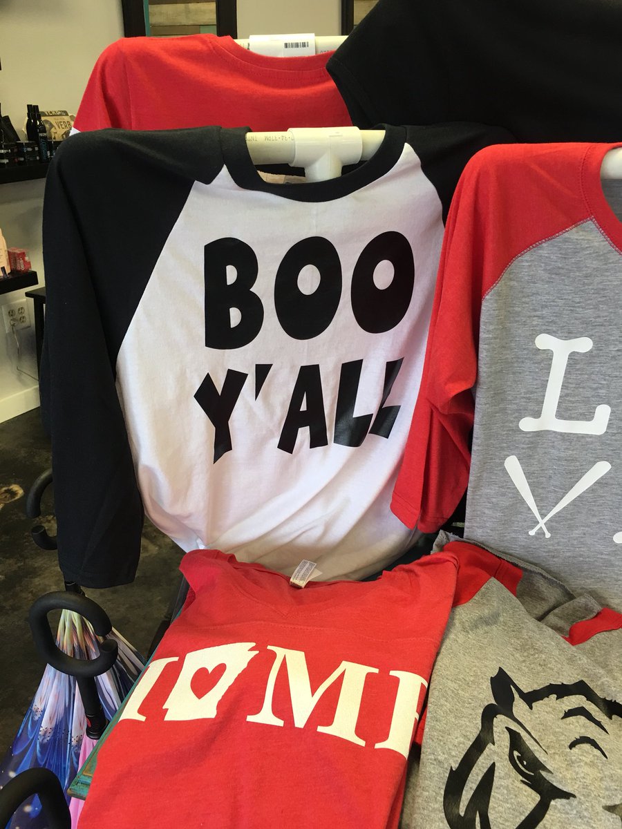 StyleStudioLR's tweet image. Come get this fun shirt just in time for Halloween! #booyall #stylestudiolr #Halloween #toocute