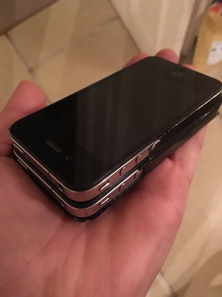 ScottH_'s tweet photo. Daughter unimpressed with her new iPhone 8. https://t.co/o6w3SUUyOb