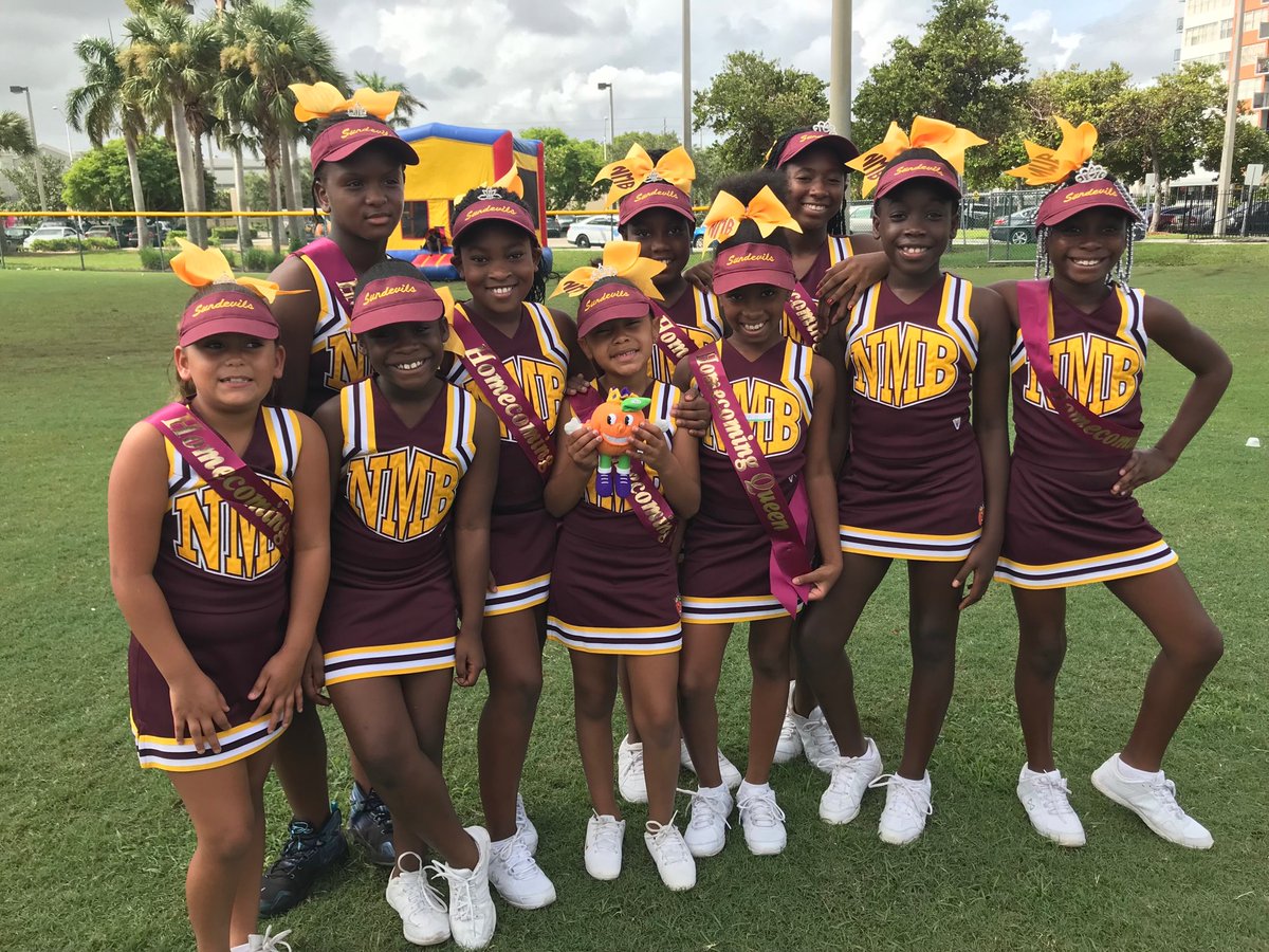 MelissaGracey's tweet photo. #Obie is out meeting his fan club again this weekend. @OrangeBowl #obyfa #makeitorange https://t.co/pPrymHSCV9