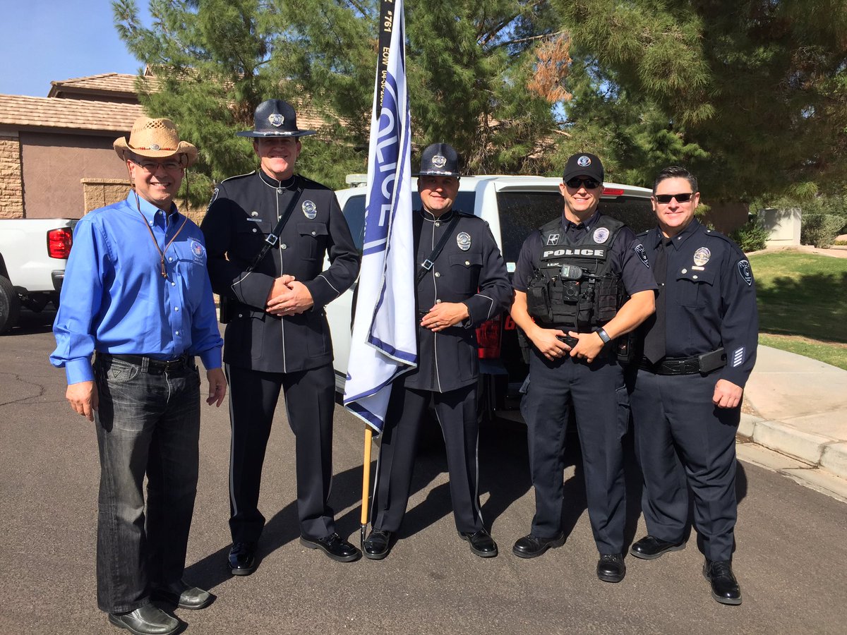 GilbertPolice's tweet photo. We are ready for the Coronado Ranch park monument dedication for Lt. Eric Shuhandler. If you couldn't make it watch with us on #FBLive! 💙🚓 https://t.co/lBfh5tKbZr