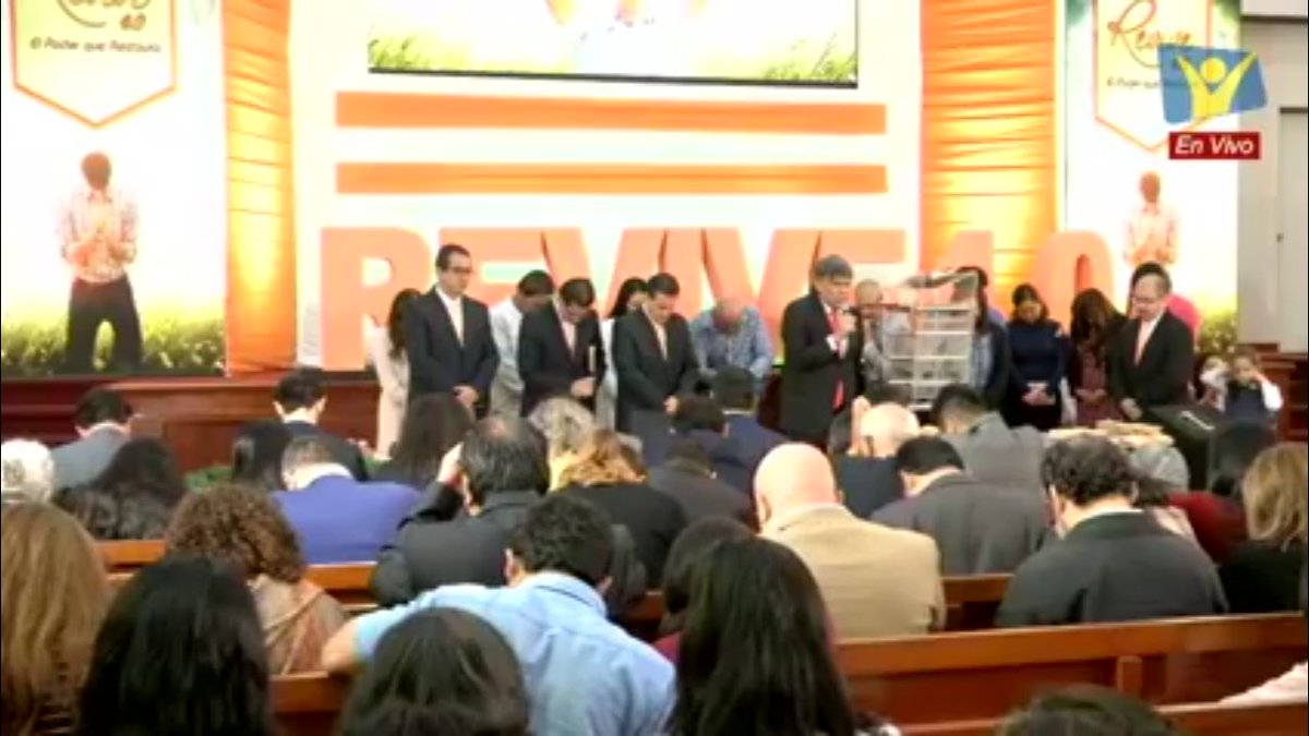AdventistasUPS's tweet photo. Dios quiere bendicir y es el momento de tu decisión #Revive4 #ElPoderQueRestaura tu vida https://t.co/OHJqG3r60j