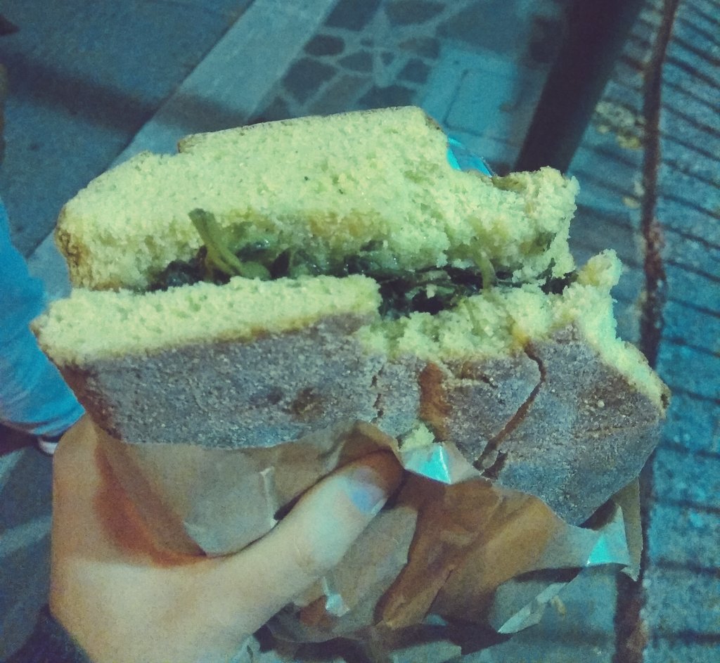 discoverplaces1's tweet photo. We're at the sagra del #fallone of #Affile and our waistline is slowly inching up 😂😋🥙 #food #sandwichparty #carbattack https://t.co/bBt81MgYqU