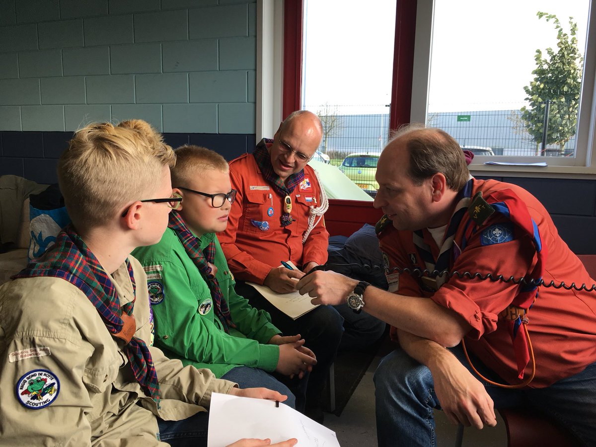 ScoutingStJoris's tweet photo. Vanmiddag zijn de bevers en welpen actief geweest met zenden en chatten. En hebben de teleporteermachine aan de praat gekregen @jotajoti_nl https://t.co/3N9LPj6xQ0