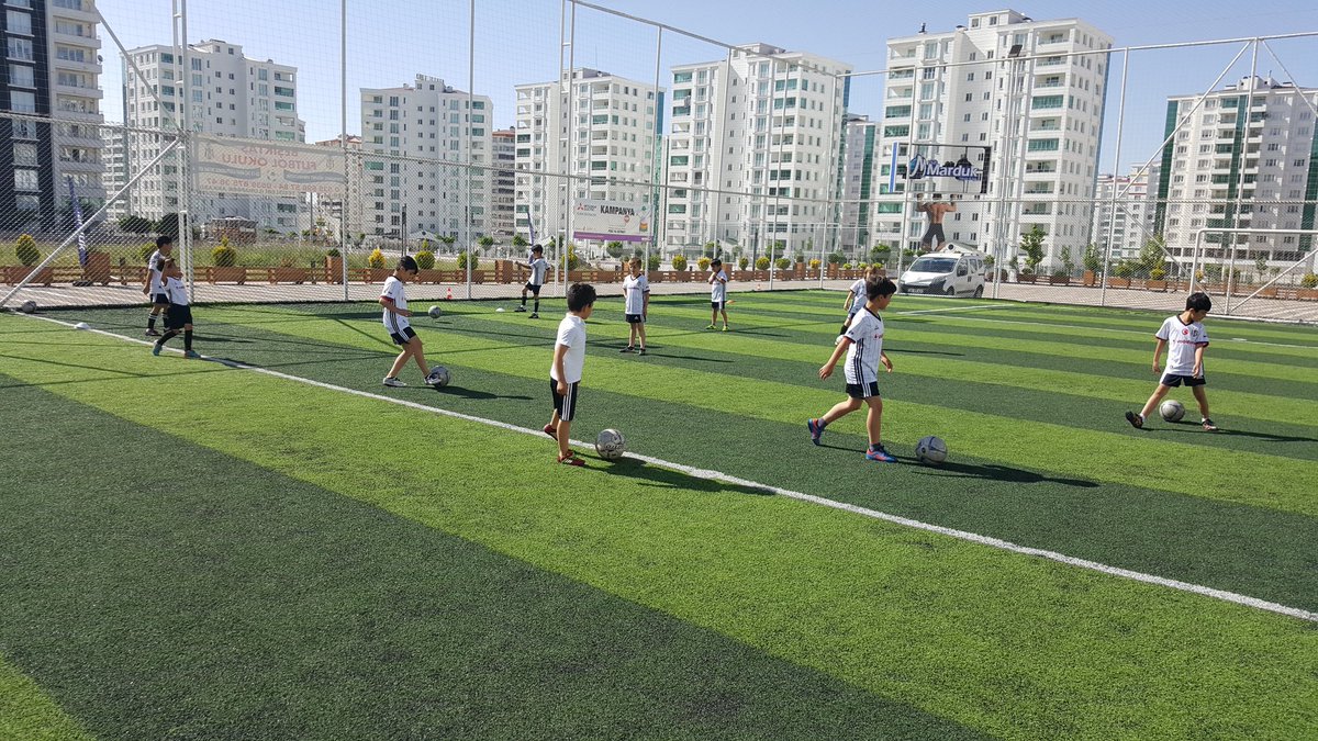 orhan coban on twitter besiktas futbol okulu calismalarimiz devam ediyor yer club marduk tulip park tesisleri https t co eekuoezssq twitter