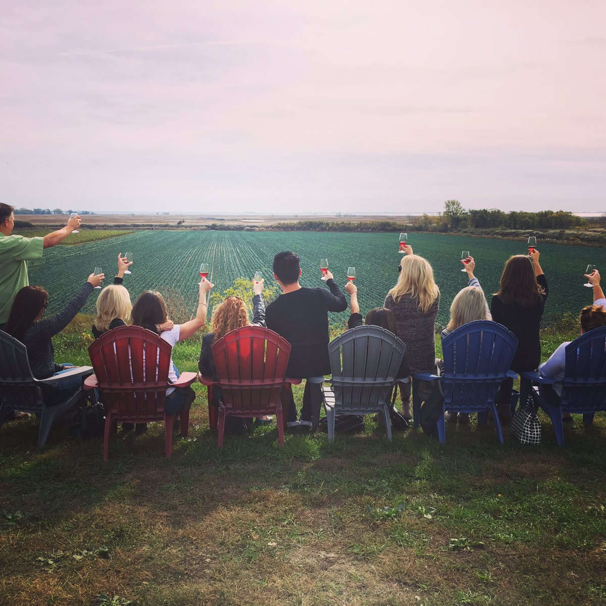 RideTheBine's tweet photo. Cheers to the gorgeous weather this weekend! This lovely group is enjoying some #PinotNoir from @InasphereWines #winetour #itsbinetime 🚐🍷 https://t.co/aUmKhUVn3L