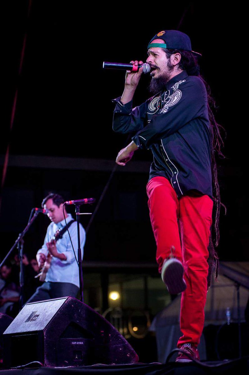 festivalsanluis's tweet photo. 📸🎼🎤#GaleríaFSLP2017:
Concierto de @lospachareggae y #RealStylo en Plaza de los Fundadores. Checa la galería aquí ➡ https://t.co/lrb9KB3slA https://t.co/V0UQ9Gnkw9