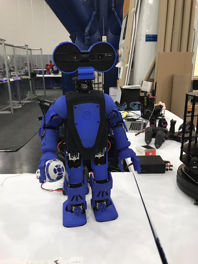 MadameMiso's tweet photo. @AnnikaSkywalker and @RoboEmpress at @MakerFaireHOU with there amazing #robots @abidotlocal #Robotics #MakerFaire #womeninSTEM #ABIdotHOU https://t.co/idBcNu7fsm