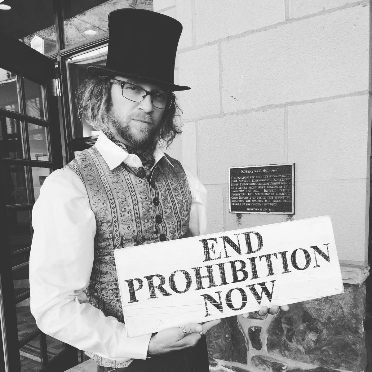 RissaM's tweet photo. Steampunk Breakfast at @HallowRead in @OldEllicottCity ! My handsome escort. https://t.co/I0ueneuowm