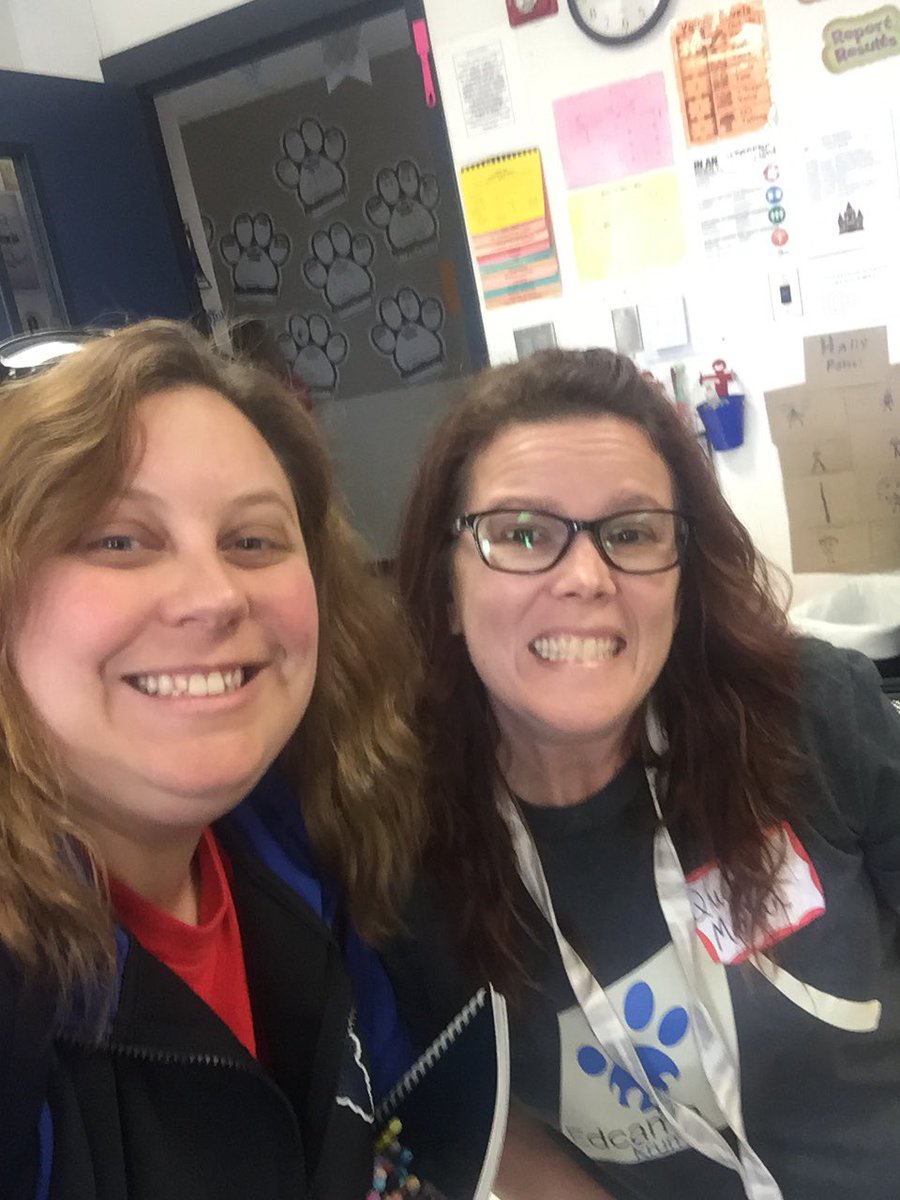 MsMiddletonTech's tweet photo. @mRsBobcatMartin is so smart! #edcampkrum https://t.co/xm9DSdaURU