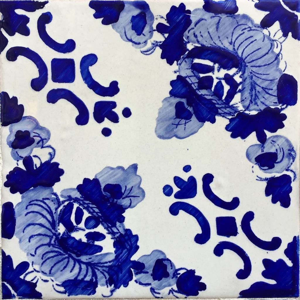 Shake_and_Make's tweet photo. #azulejos #fachada #blue #Oporto #Portugal #artesania #handmade #painting #azulportugues #rapport #ribeira #riodou… https://t.co/e1IdN1KTNe https://t.co/2OXhl5FqVI