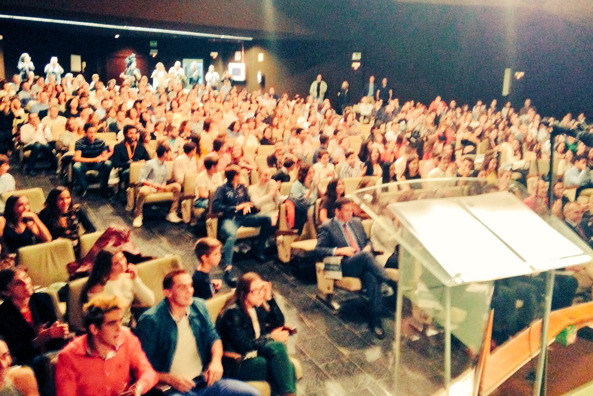 jorgegpalomo's tweet photo. ¡Un placer presentar y compartir la gran Gala del Deporte GSD! 👍🏼😀🎙¡Enhorabuena a todos!
.@GSDcdeportivo
¡Trabajo y éxito!👏🏻👏🏻
#gracias #Gsd https://t.co/8aOxxqbFB5