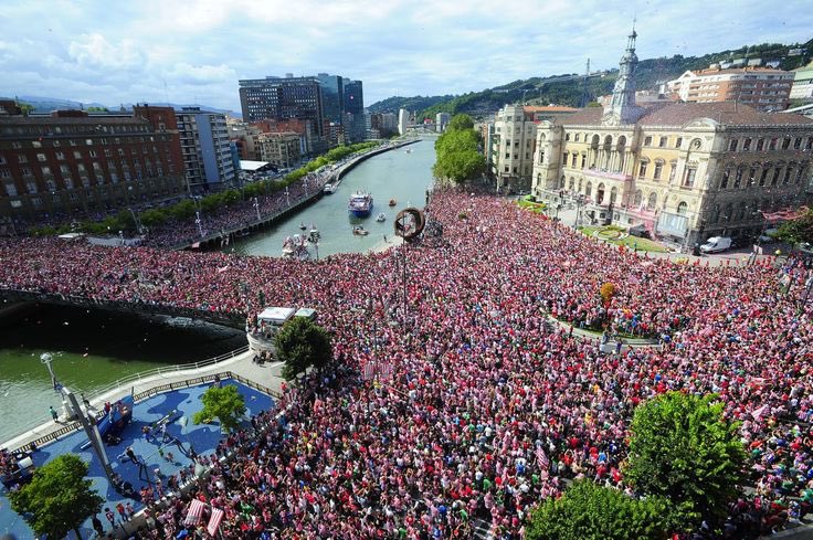 InigovanEyck's tweet image. Increíble la repulsa desde el ayuntamiento de Bilbao al 155 de Rajoy #LaForcaDeLaGent #LibertatJordis #helpCatalonia #GolpeDeEstado #21O