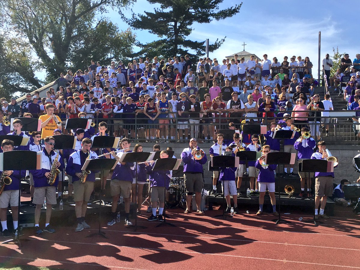 Greekirishjr's tweet photo. Best Student section in the state by far! Great Crowd Here! @MSJStudents @MSJGaels @MSJ_Football @MSJADM @piw13 @kraigloovis @42ChrisSap https://t.co/FmHueKC6V6
