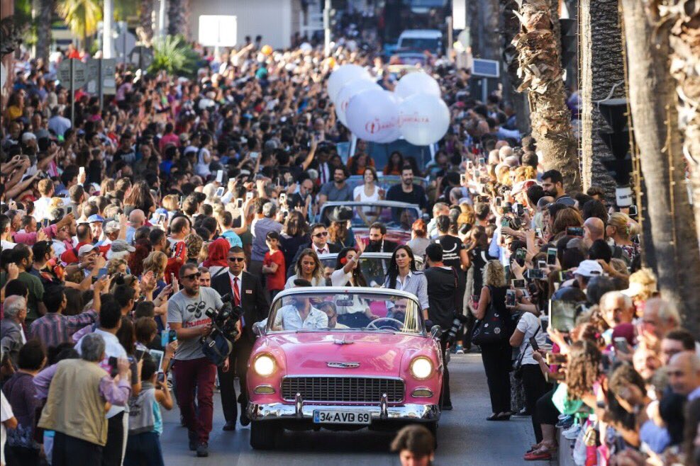 menderesturel's tweet photo. Muhteşemsin Antalyam
Muhteşem Kortejimiz

7’den 77’ye Antaya Film Festivaline sahip çıkan, caddelere çıkan Antalyalılara teşekkür ederim 🙏🏼 https://t.co/gaMKmkbRVP