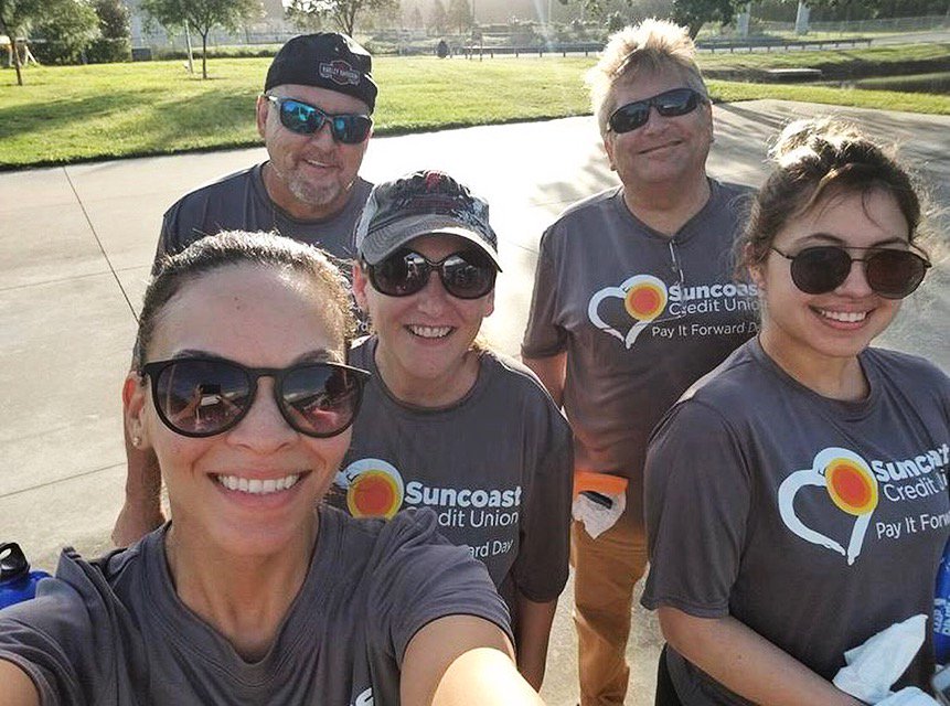 SuncoastCU's tweet photo. Our team is performing intentional acts of kindness all day! Check out #SuncoastGivesBack17 for snapshots of Pay It Forward Day 2017. ☀️ https://t.co/YYNRdr0jTa
