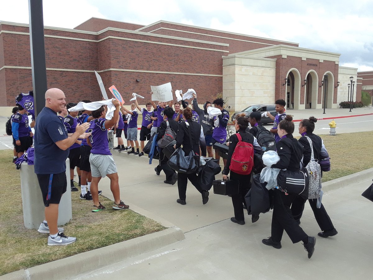 CoachNickStokes's tweet photo. Good Luck @IndependenceHSB at UIL marching contest! #BrassHasClass #ISeeUFlutes https://t.co/x6yZR1LCsr