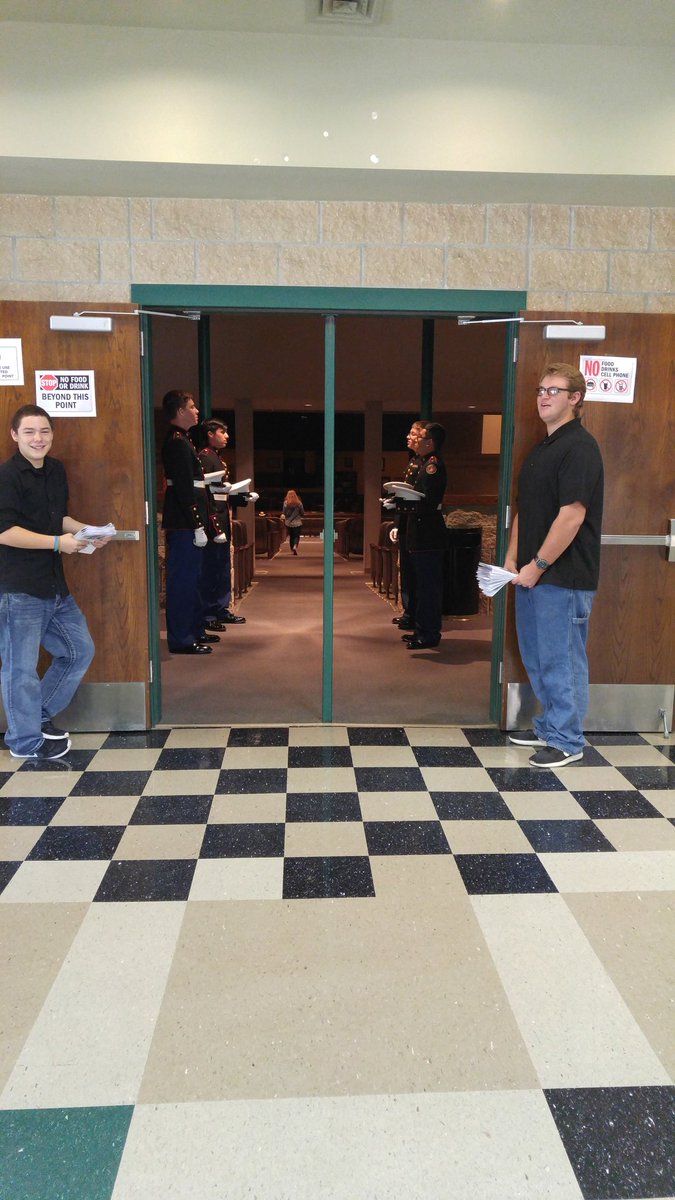 cubcompany1315's tweet photo. Ushering for us today, more members of Alpha Company. @Brenham_MCJROTC @BrenhamHS https://t.co/VgUUJghFLh
