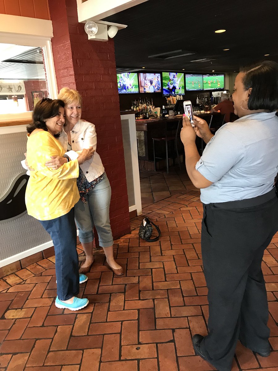 soden13's tweet photo. Our guests had their 50th H.S reunion last night & they decided to share their last moments 2gether w/us b4 they go home! #chilislove #plbj https://t.co/OGczh7Zuc2